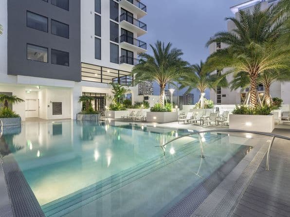 Maizon Brickell, Brickell