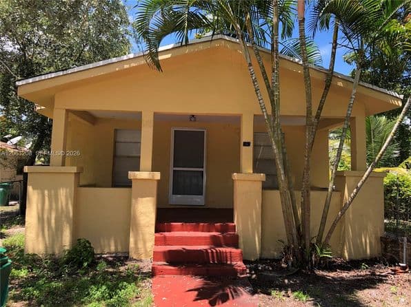 4-bedroom Multi Family — 145 NW 32nd St, Miami, FL 33127