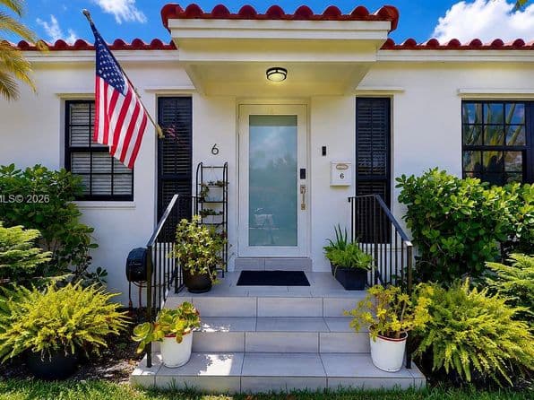4+1 Müstakil ev — 6 Carmona Ave, Coral Gables, FL 33134