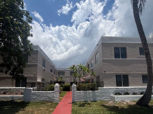 1-bedroom Apartment — 25 Navarre Ave APT 3, Coral Gables, FL 33134
