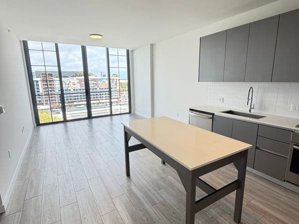 1-bedroom Apartment — 548 NW 30th St #A, Miami, FL 33127