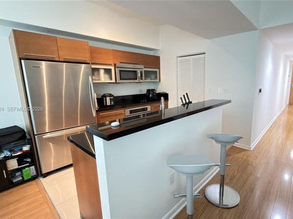2-bedroom Foreclosure — 244 Biscayne Blvd APT 808, Miami, FL 33132