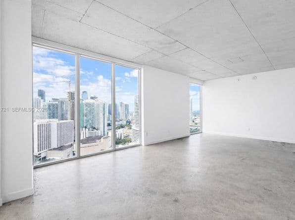 2-bedroom Condo — 151 SE 1st St APT 3001, Miami, FL 33131