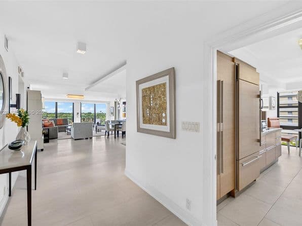 3-bedroom Condo — 5500 Collins Ave APT 702, Miami Beach, FL 33140
