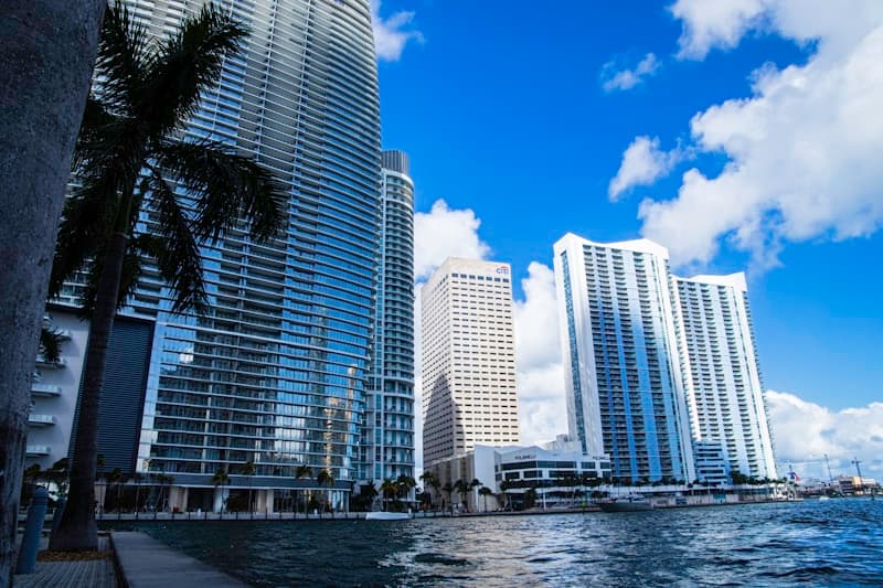 Edgewater Miami, Biscayne Körfezi kenarı kuleler