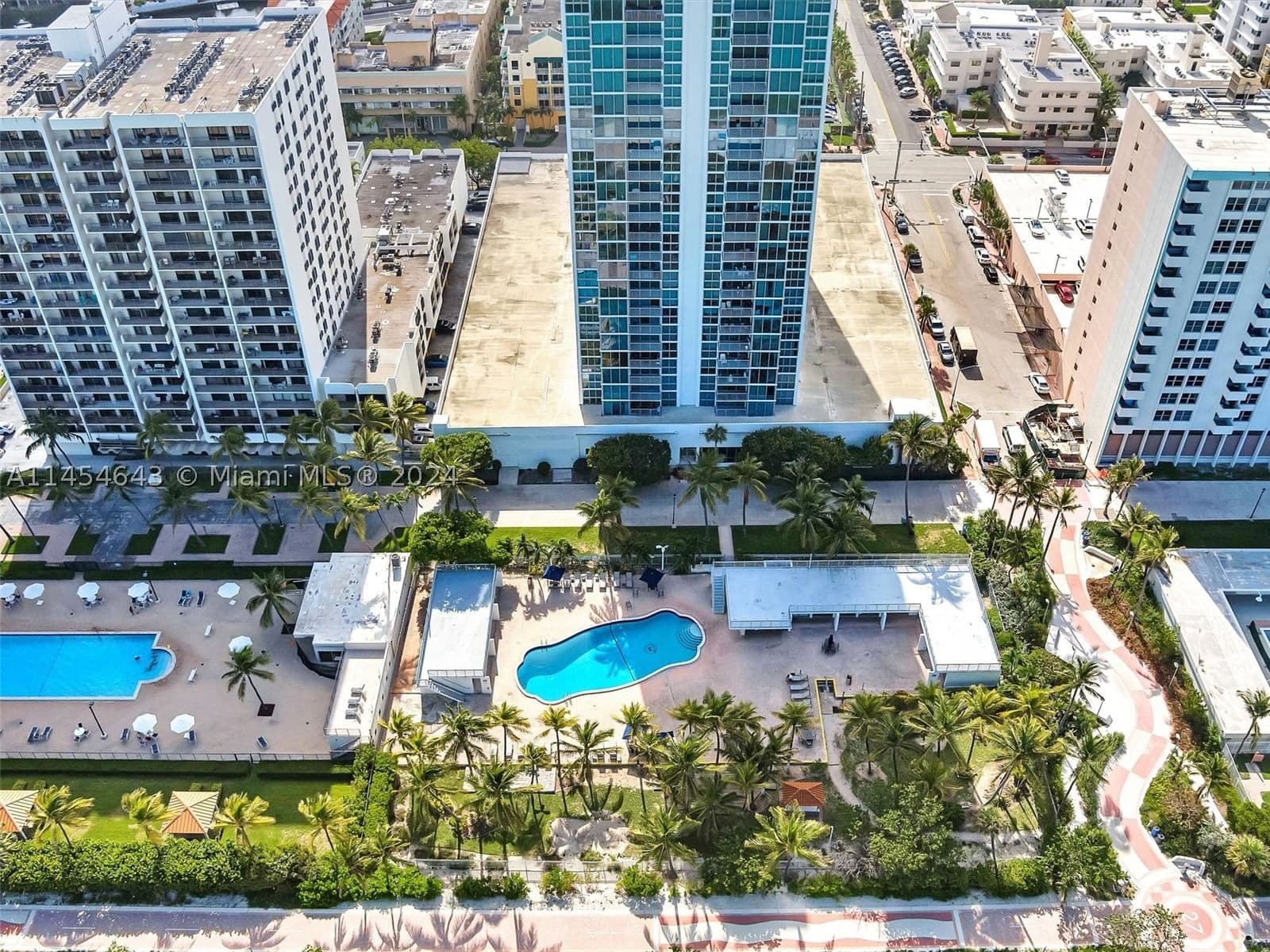 2+1 Condo — 2655 Collins Ave #706, Miami Beach, FL 33140