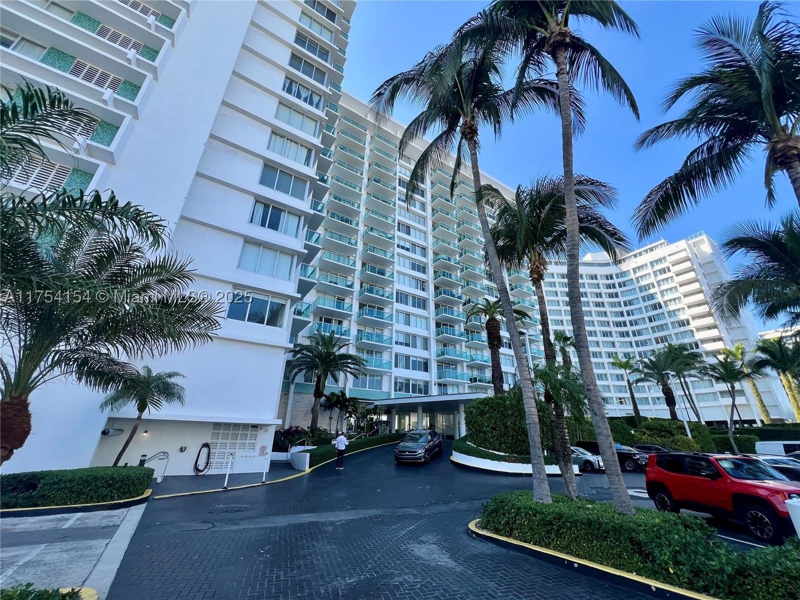 1-bedroom Condo — 1000 West Ave #908, Miami Beach, FL 33139