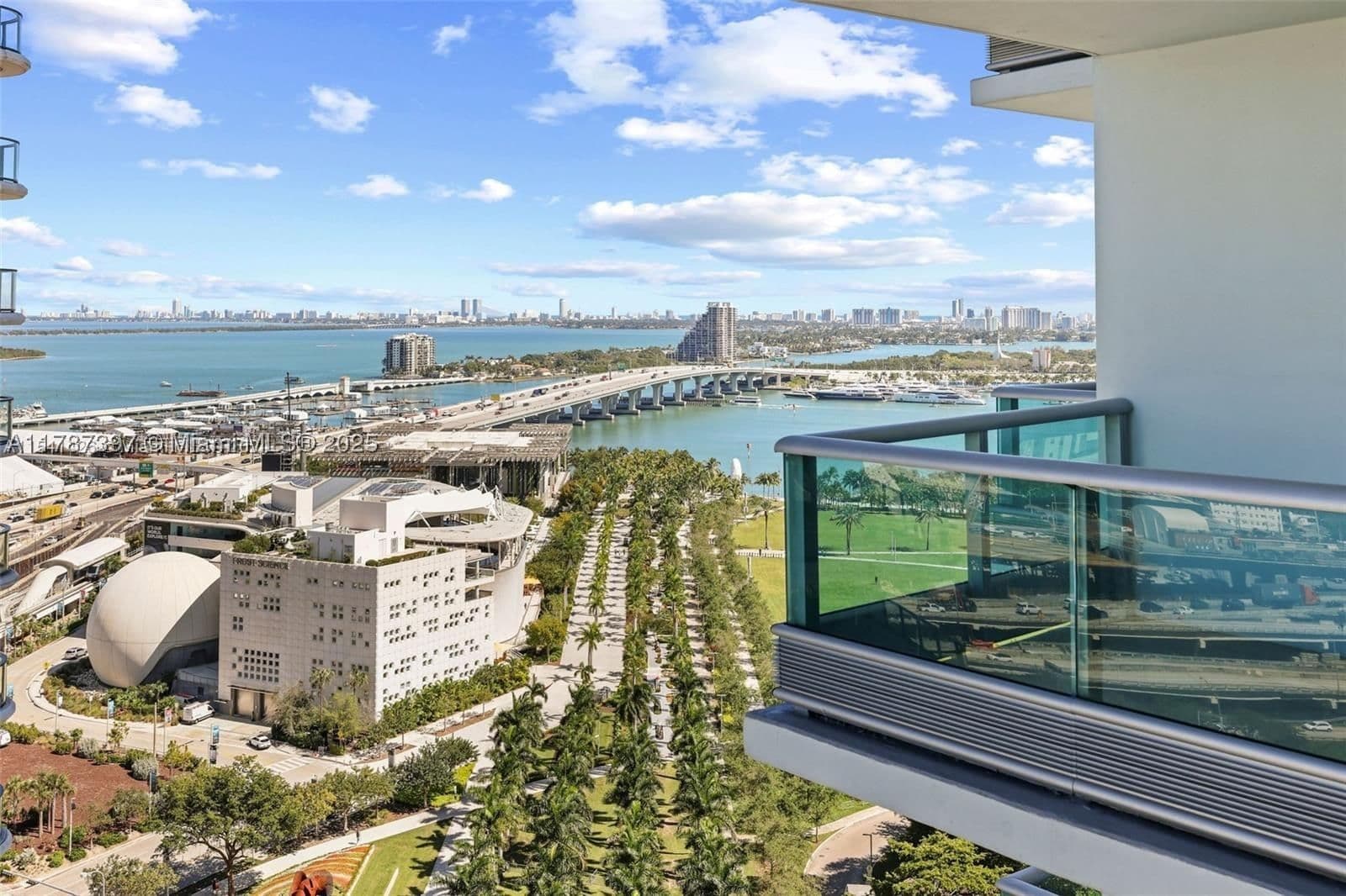 1-bedroom Condo — 900 Biscayne Blvd #2410, Miami, FL 33132
