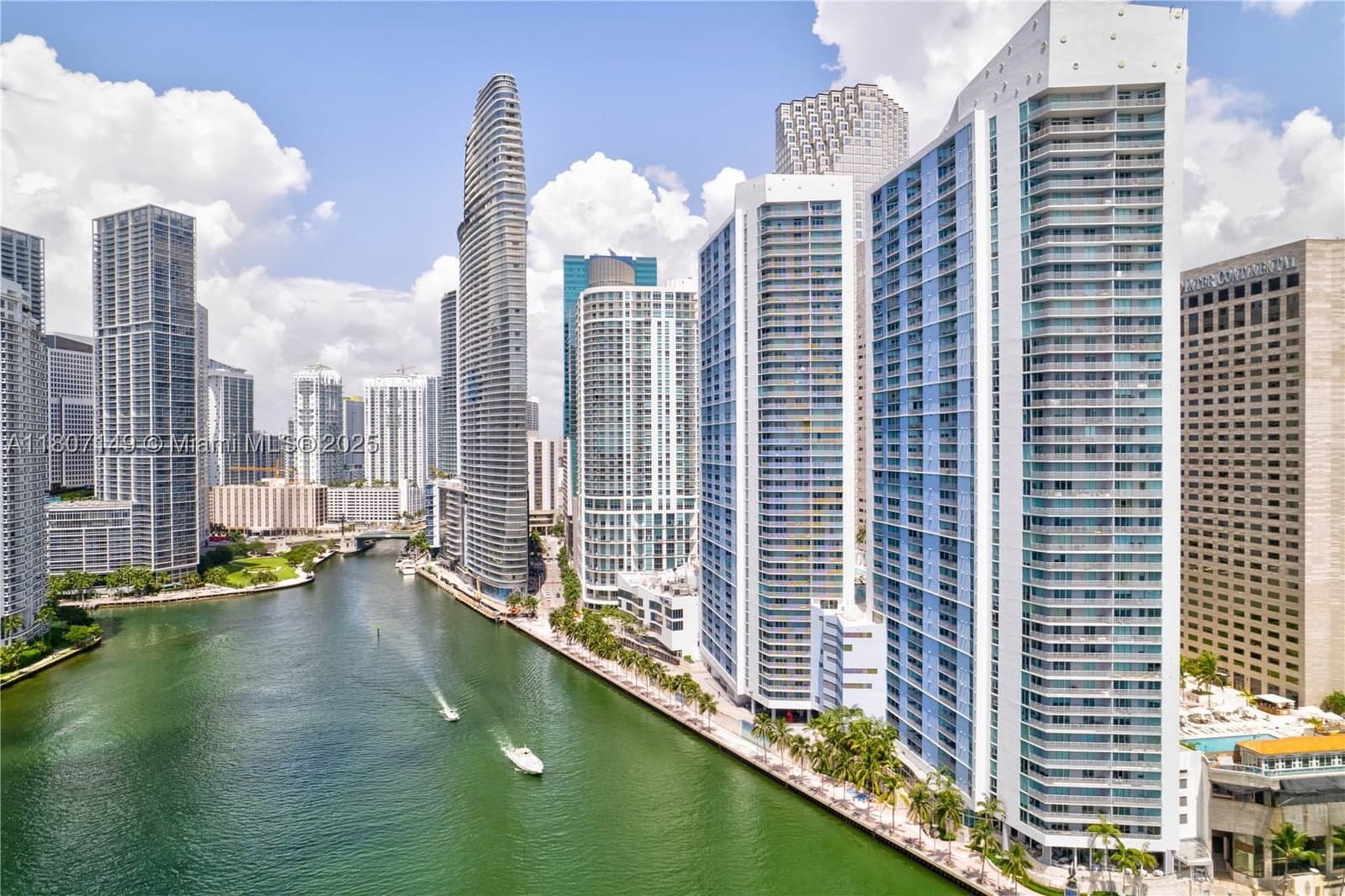 Condo — 335 Biscayne Blvd #1006, Miami, FL 33131