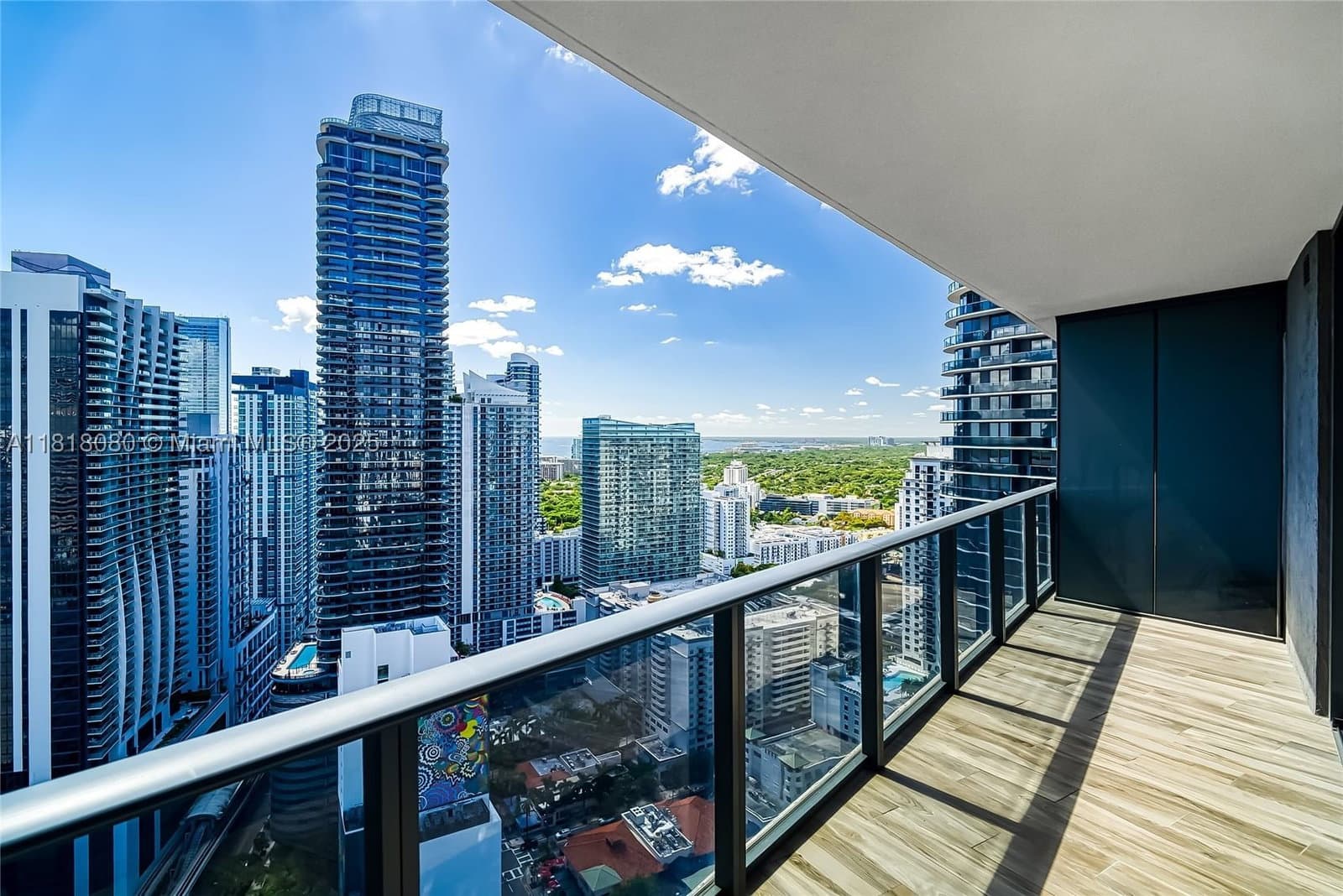 3-bedroom Condo — 801 Miami Ave #3704, Miami, FL 33130