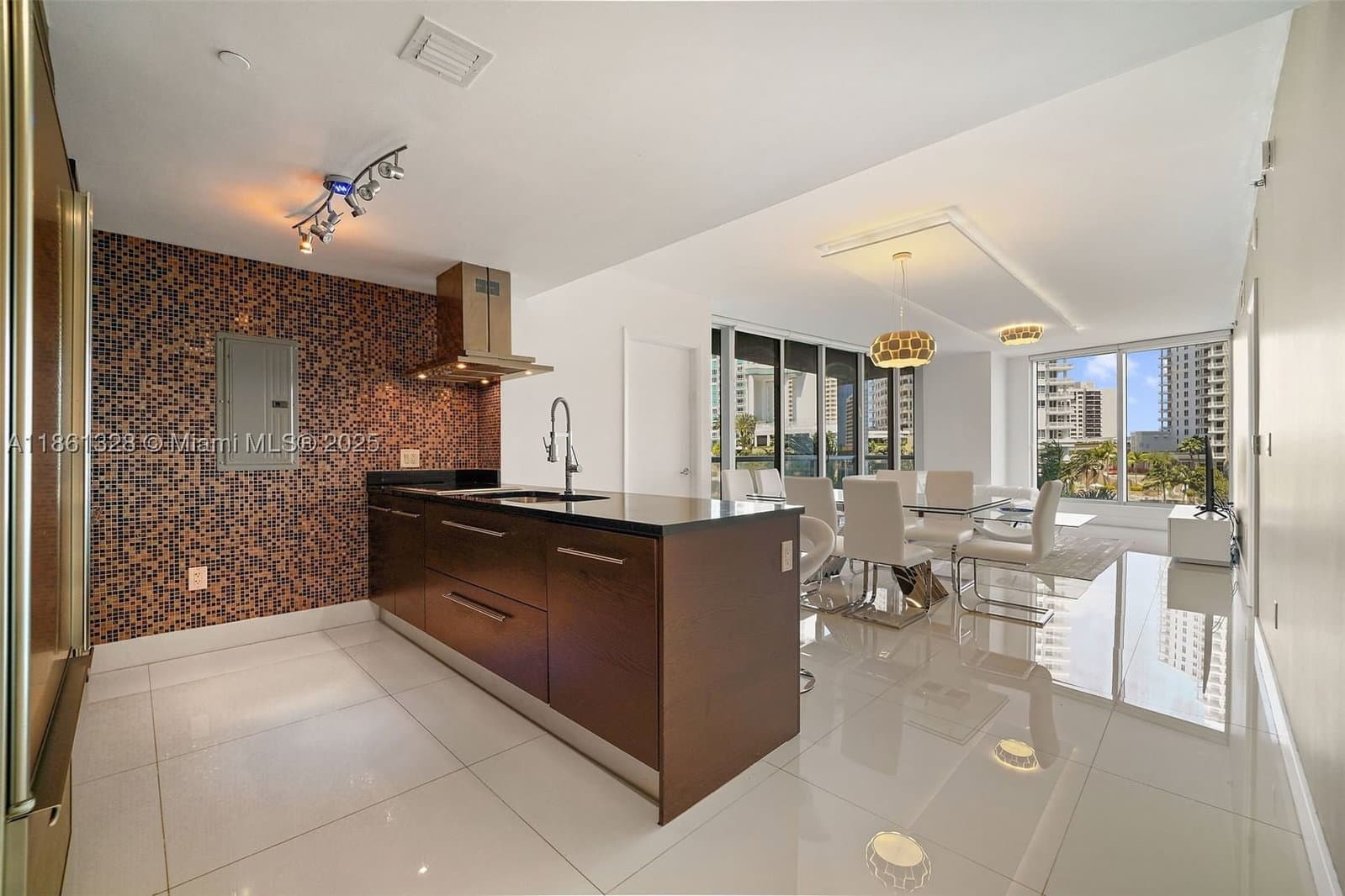 2+1 Condo — 495 Brickell Ave #402, Miami, FL 33131
