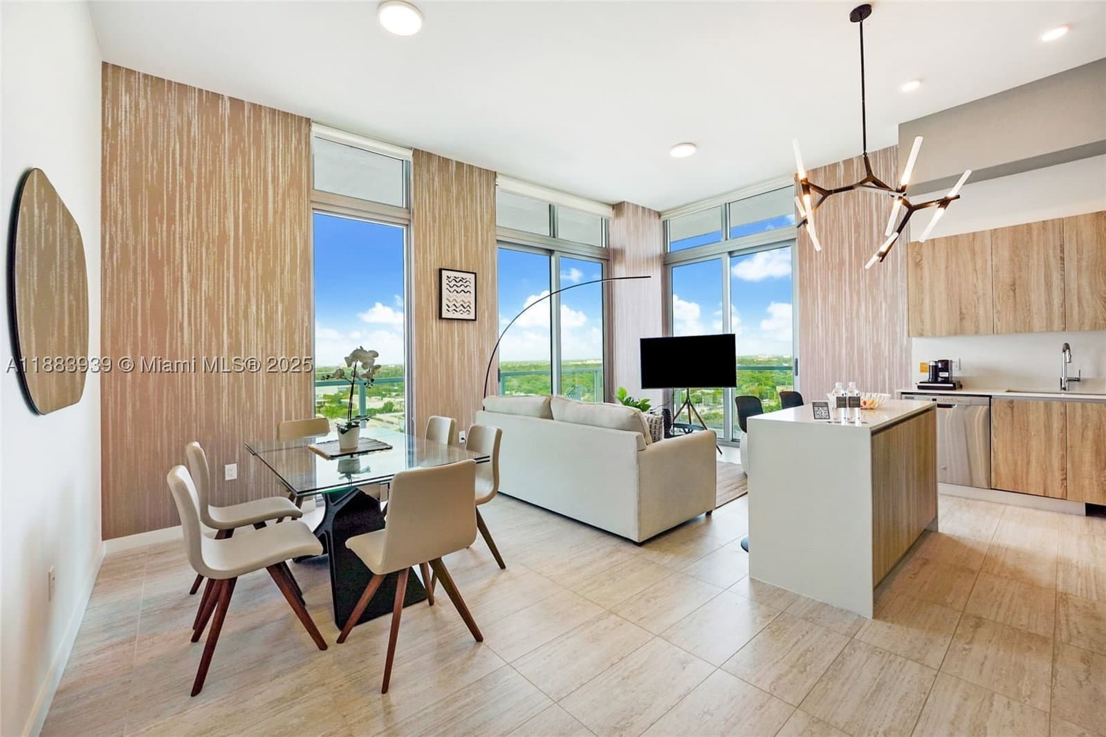 2+1 Condo — Miami, FL 33137