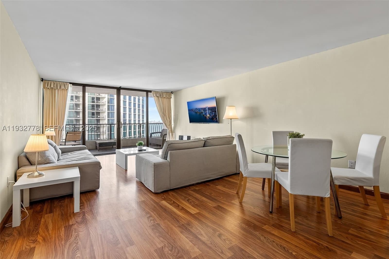 1+1 Condo — 555 15th St #14G, Miami, FL 33132