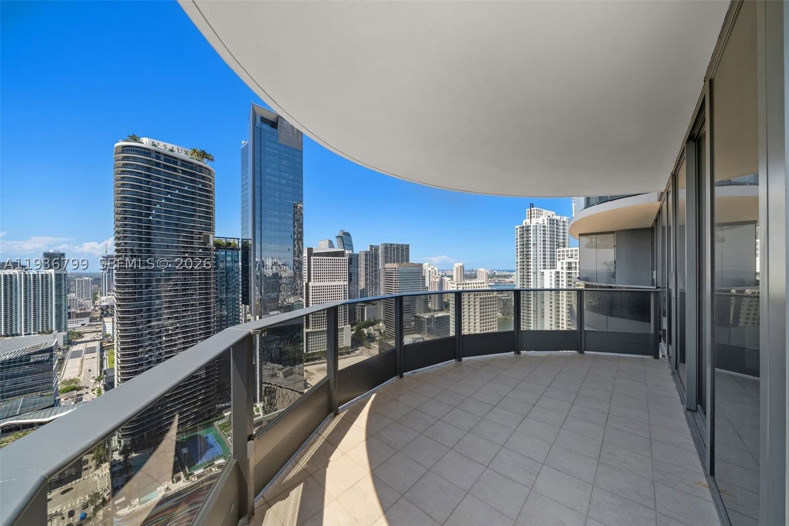 2+1 Condo — 1000 Brickell Plz #4212, Miami, FL 33131