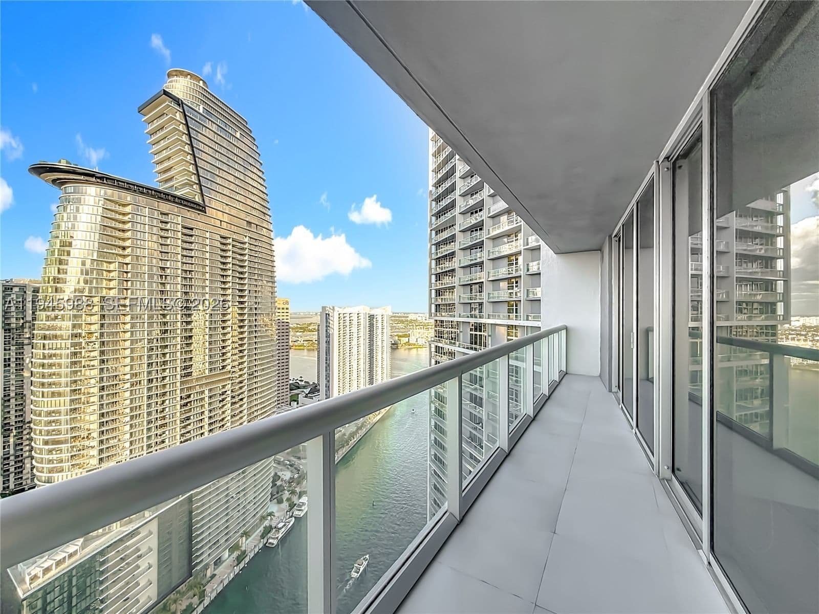 2+1 Condo — 475 Brickell Ave #4215, Miami, FL 33131