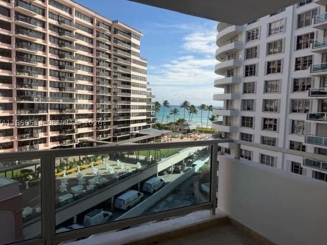 2-bedroom Condo — 5161 Collins Ave #703, Miami Beach, FL 33140