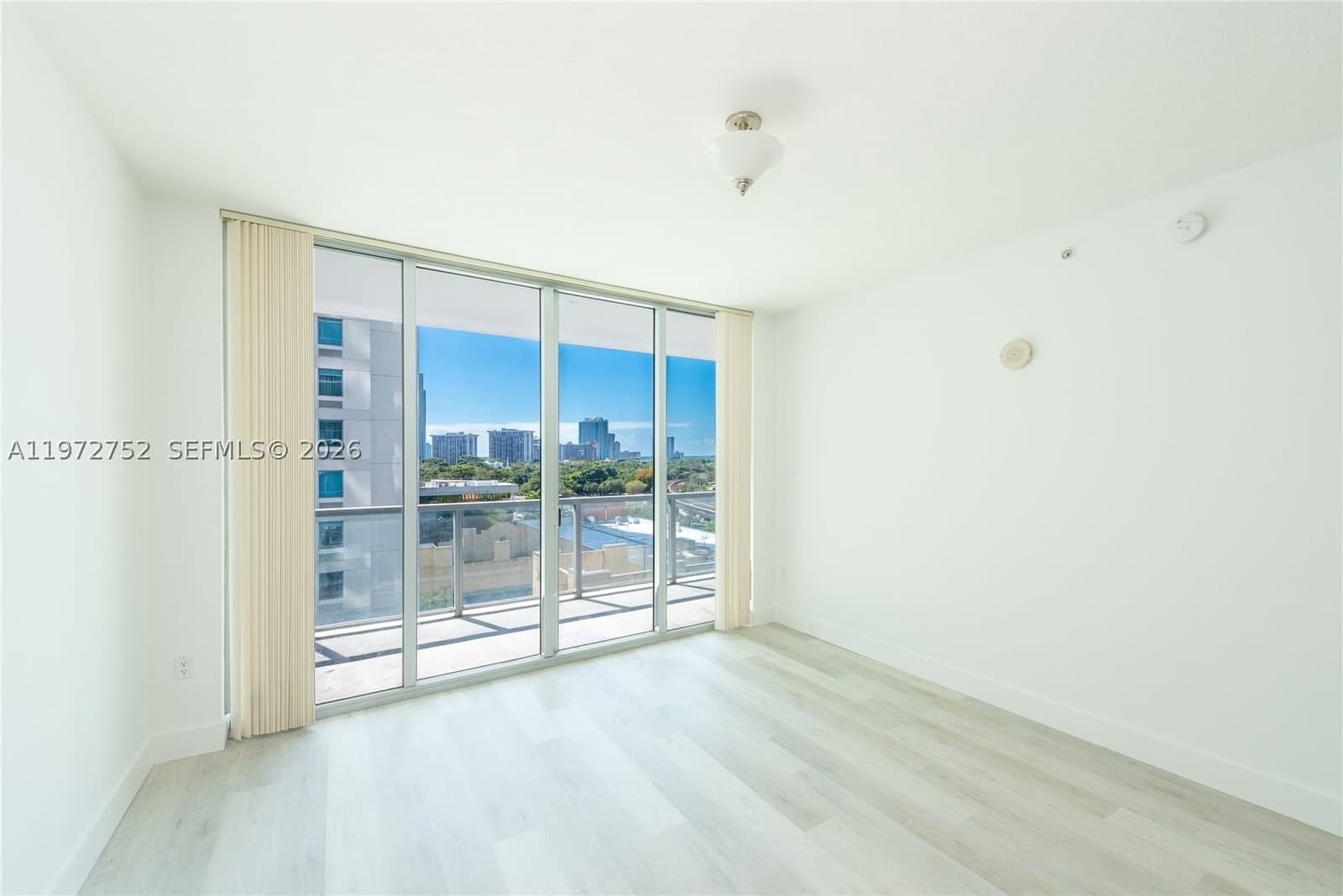 1-bedroom Condo — 79 12th St #1105-S, Miami, FL 33130