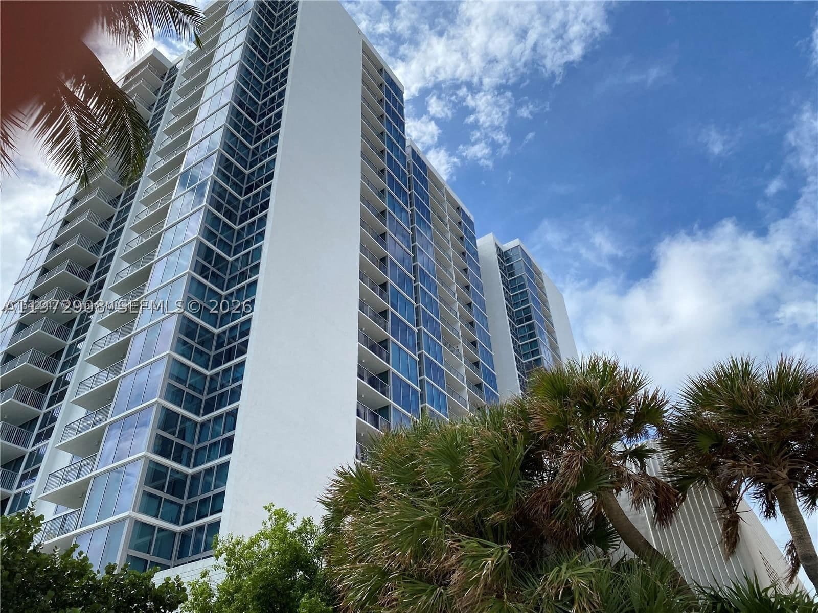 1+1 Condo — 2655 Collins Ave #1404, Miami Beach, FL 33140