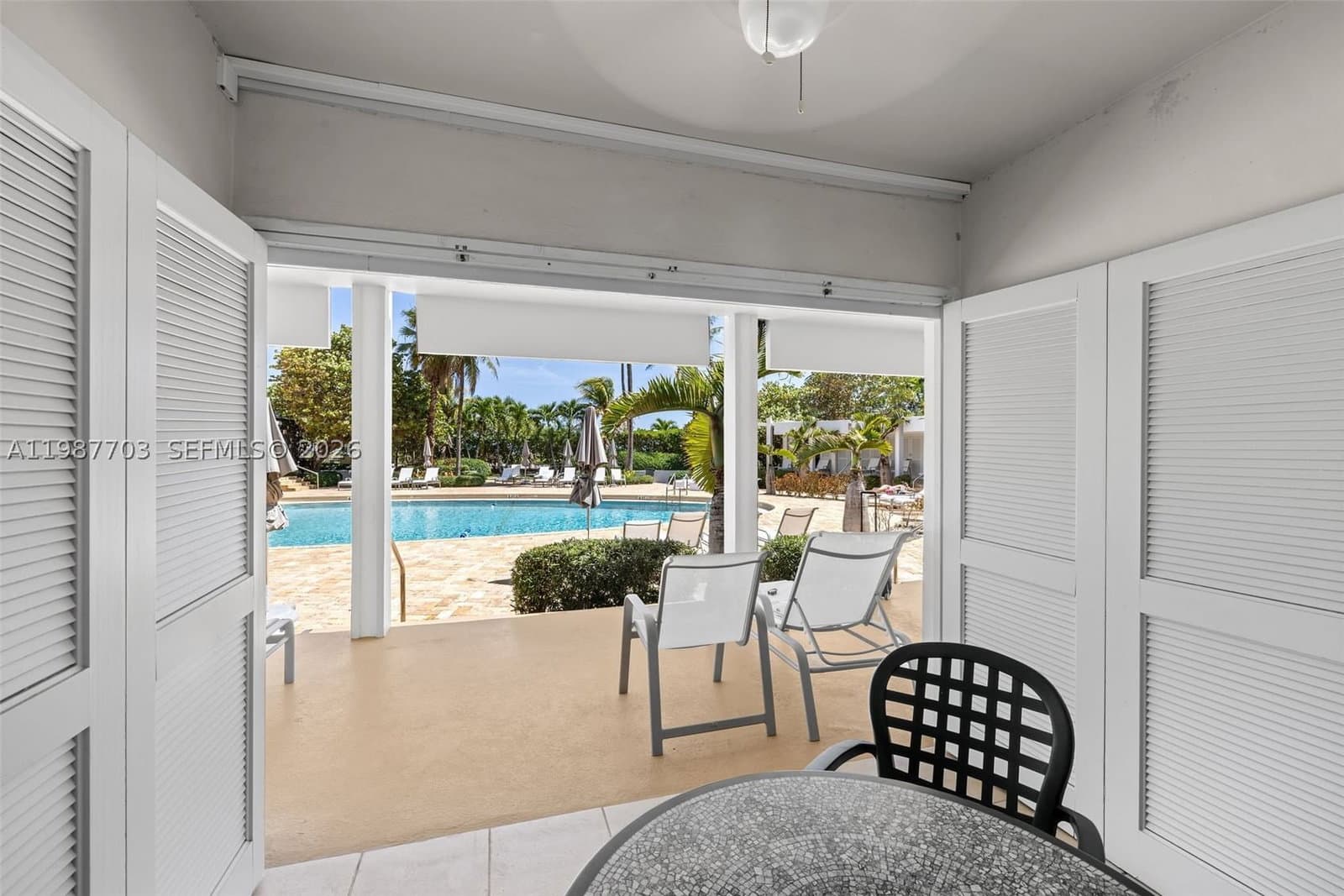 Condo — 5055 Collins Ave #CAB14, Miami Beach, FL 33140