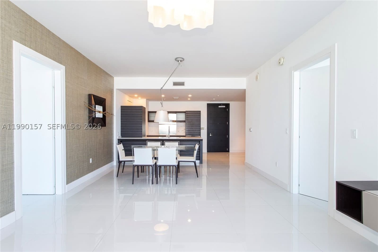 2-bedroom Condo — 200 BISCAYNE BLVD WY #4512, Miami, FL 33131