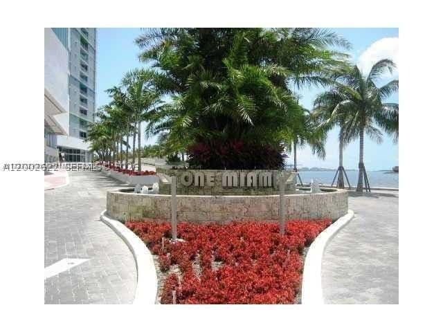 1+1 Condo — Miami, FL 33131