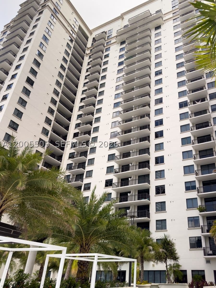 2-bedroom Condo — 999 1st Ave #1611, Miami, FL 33130