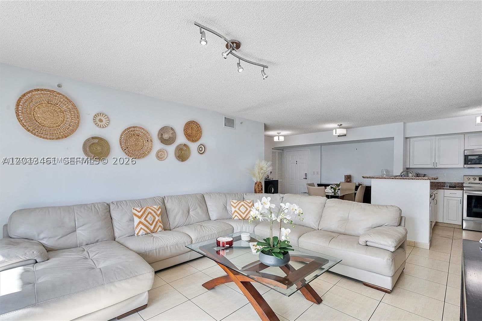 2+1 Condo — 1155 Brickell Bay Dr #603, Miami, FL 33131