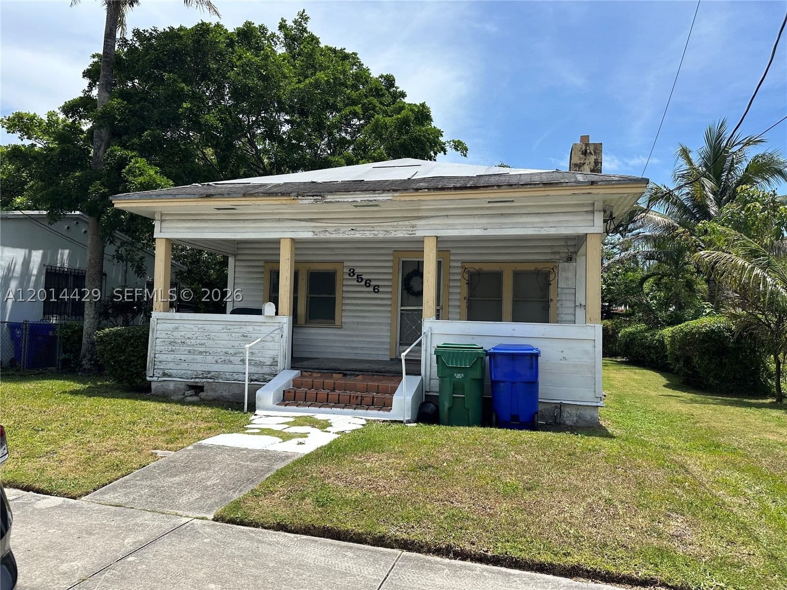 3+1 Müstakil ev — 3566 Thomas Ave, Miami, FL 33133