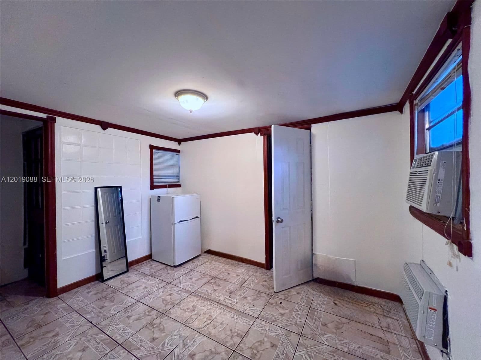 1+1 Condo — Miami, FL 33167