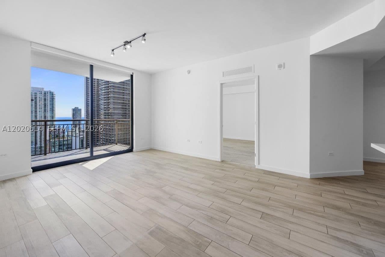 2-bedroom Condo — 999 1st Ave #2911, Miami, FL 33130