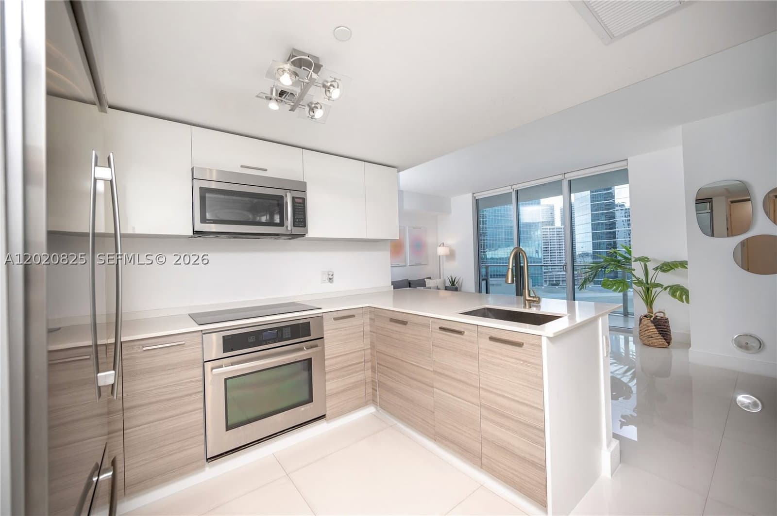 1+1 Condo — 1300 Brickell Bay Dr #1601, Miami, FL 33131