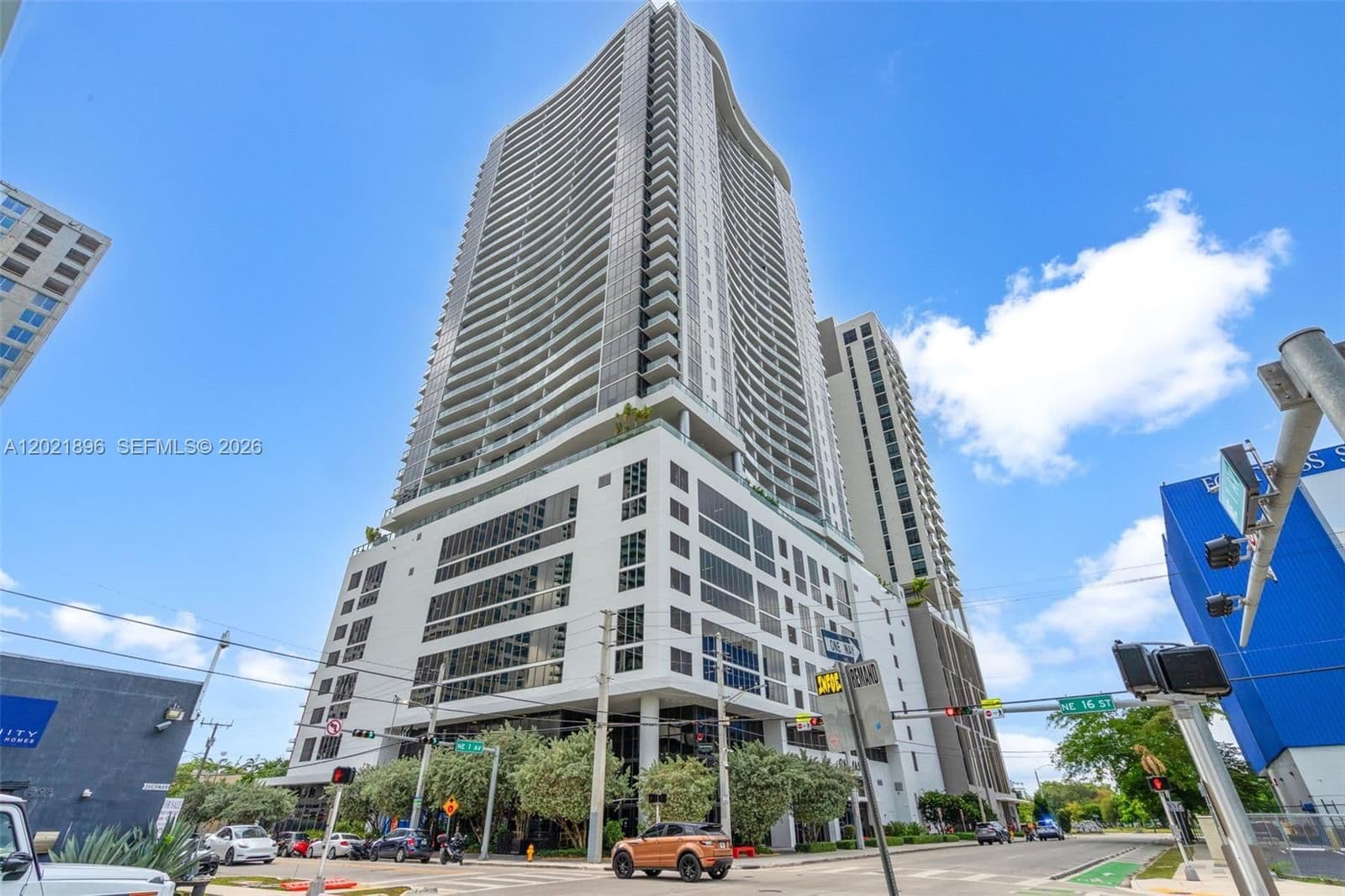 1+1 Condo — Miami, FL 33132