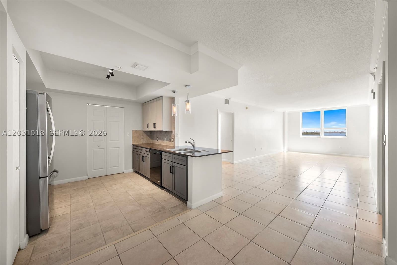 2+1 Condo — 2000 Bayshore Dr #420, Miami, FL 33137