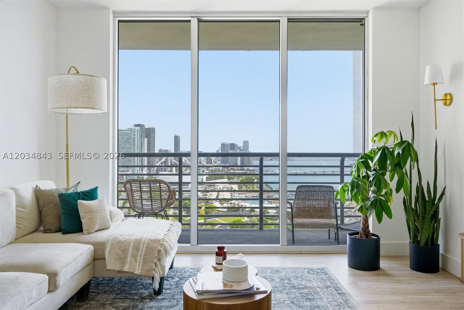 2-bedroom Condo — 325 Biscayne Blvd #4022, Miami, FL 33131