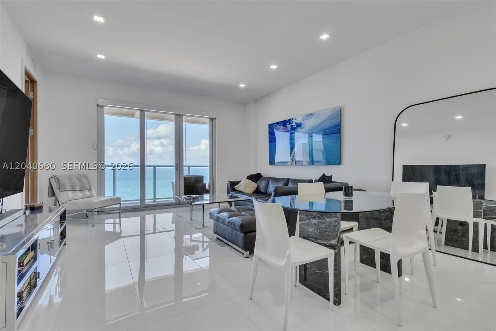 2-bedroom Condo — 5701 Collins Ave #PH08, Miami Beach, FL 33140