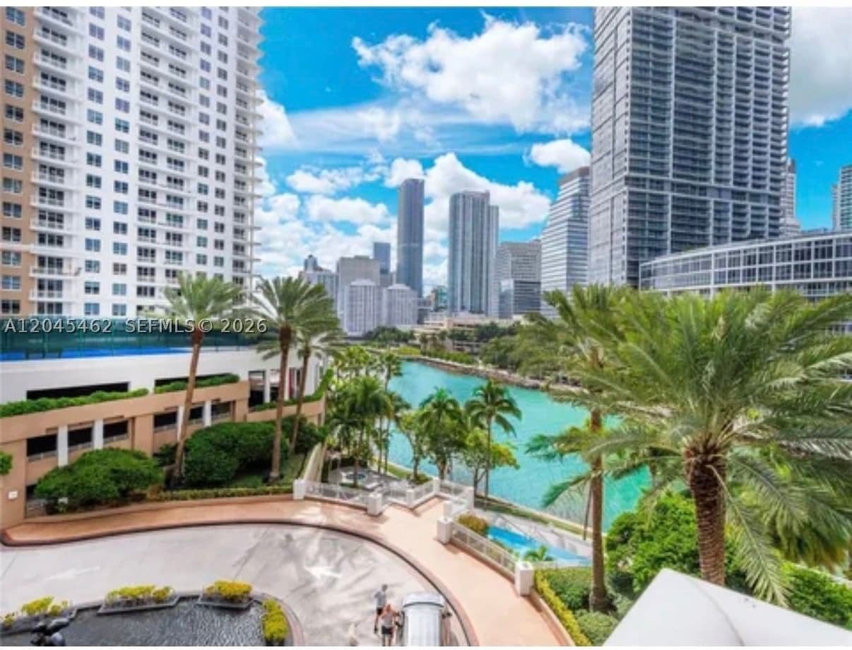 1+1 Condo — 901 Brickell Key Blvd #702, Miami, FL 33131