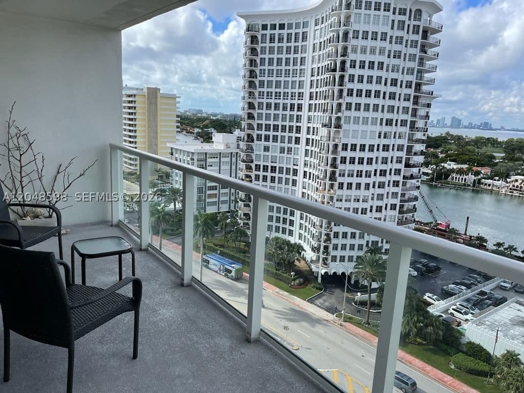 2-bedroom Condo — 5701 Collins Ave #1411, Miami Beach, FL 33140
