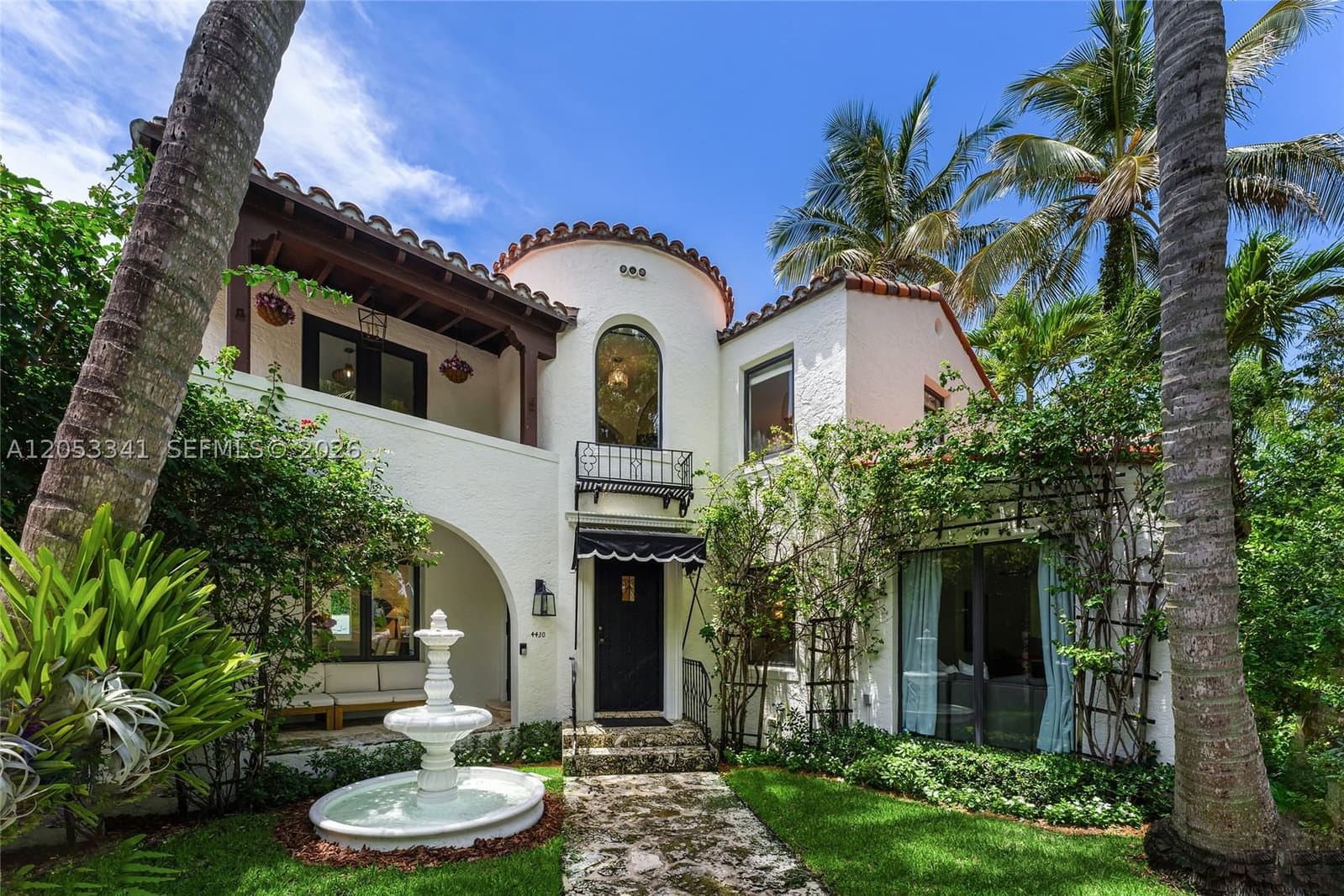 5+1 Müstakil ev — 4430 Alton Rd, Miami Beach, FL 33140