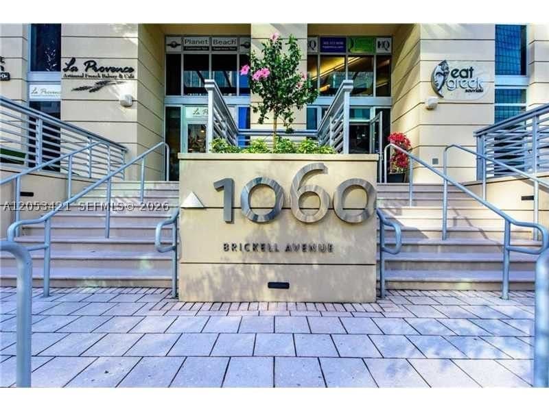 1+1 Condo — 1060 Brickell Ave #1903, Miami, FL 33131