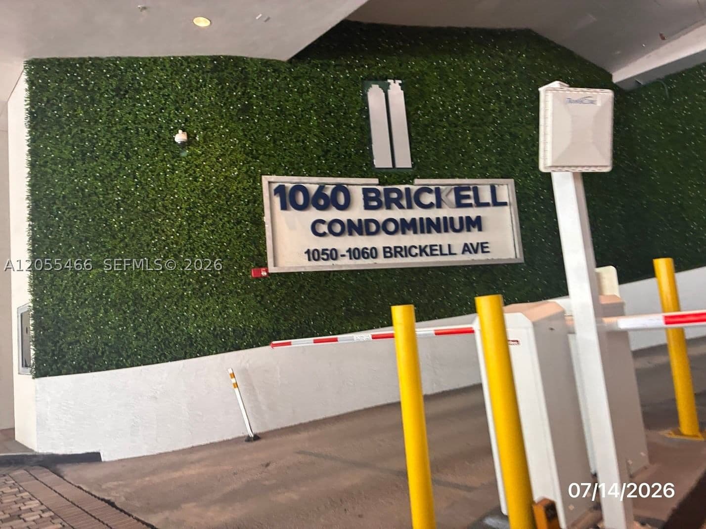 2+1 Condo — 1050 Brickell Ave #1520, Miami, FL 33131