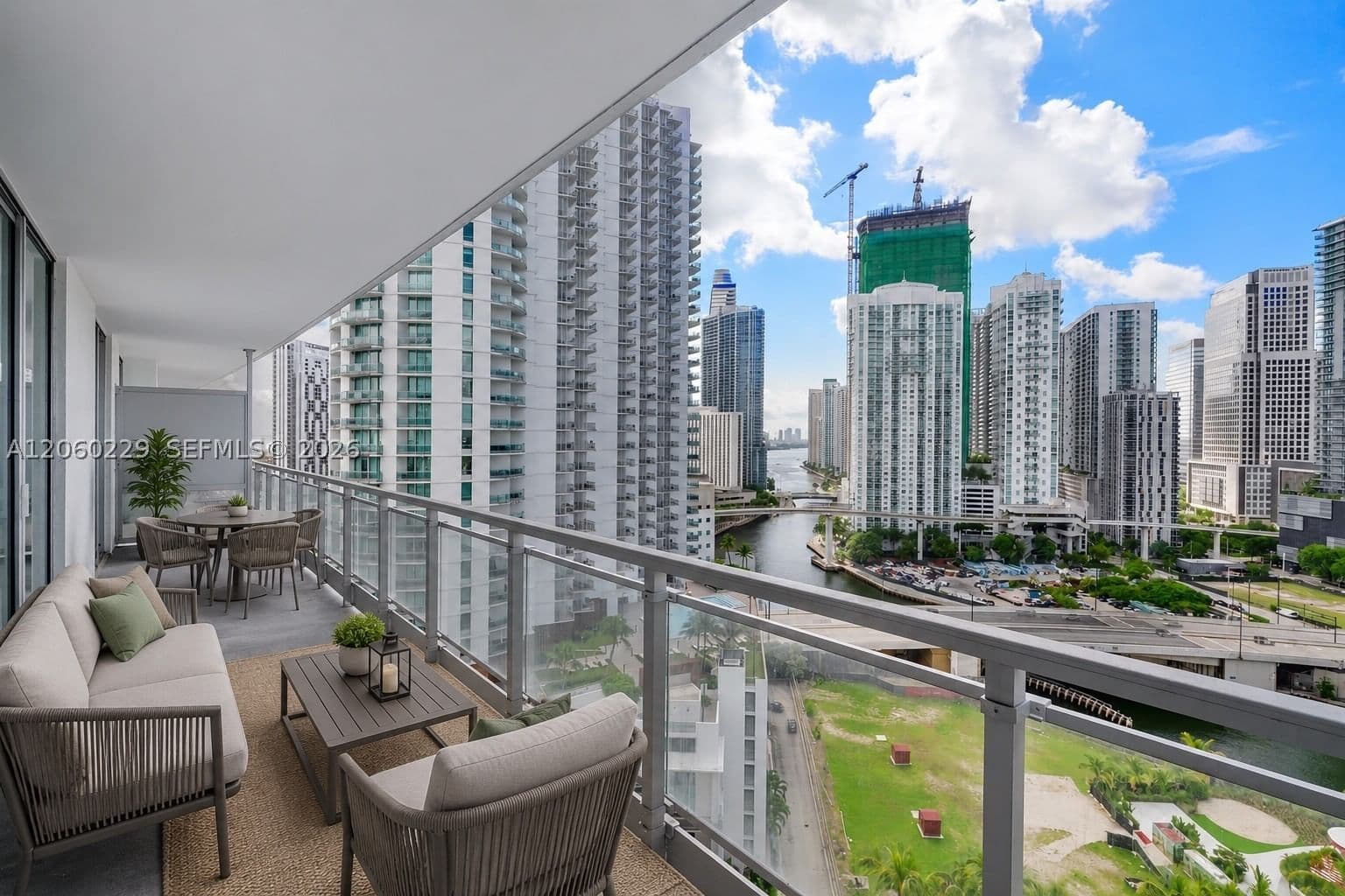 2+1 Condo — 90 3rd St #2001, Miami, FL 33130