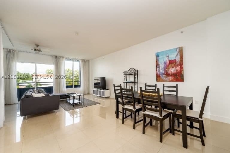 1-bedroom Condo — 3250 Grand Ave #302, Miami, FL 33133