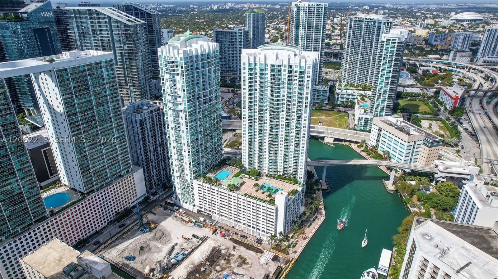 1+1 Condo — 41 5th St #906, Miami, FL 33131