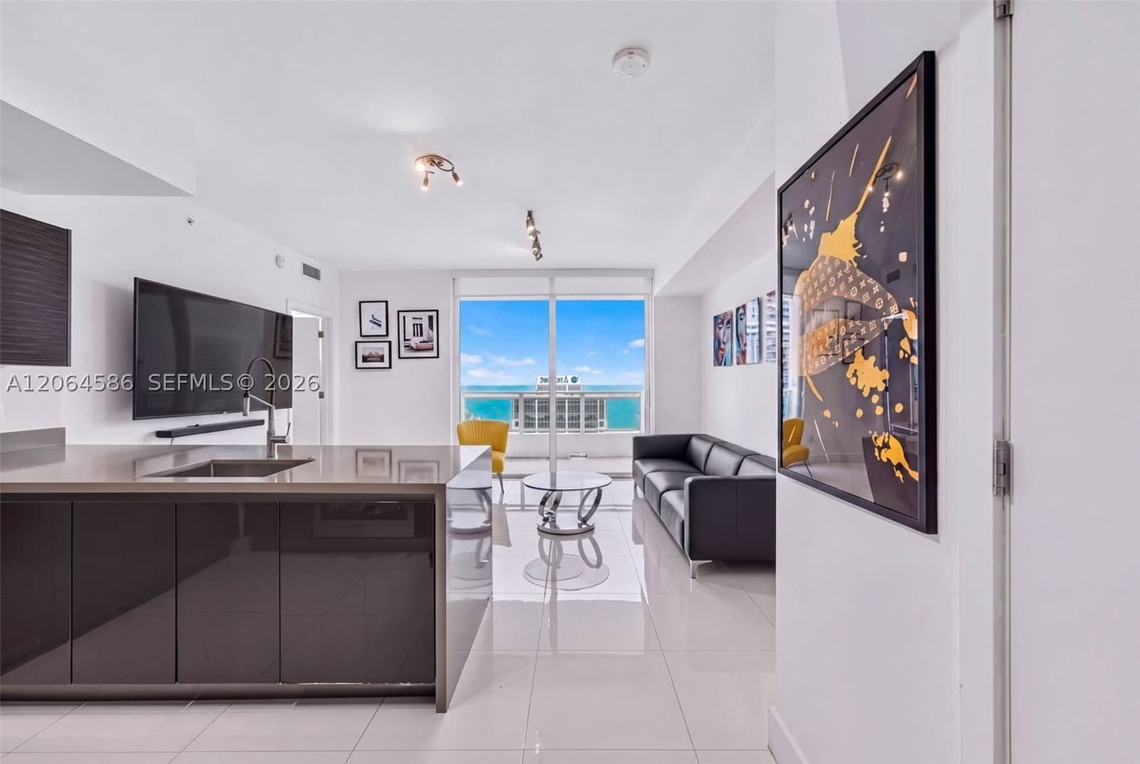 1+1 Condo — 1080 Brickell Ave #3902, Miami, FL 33131