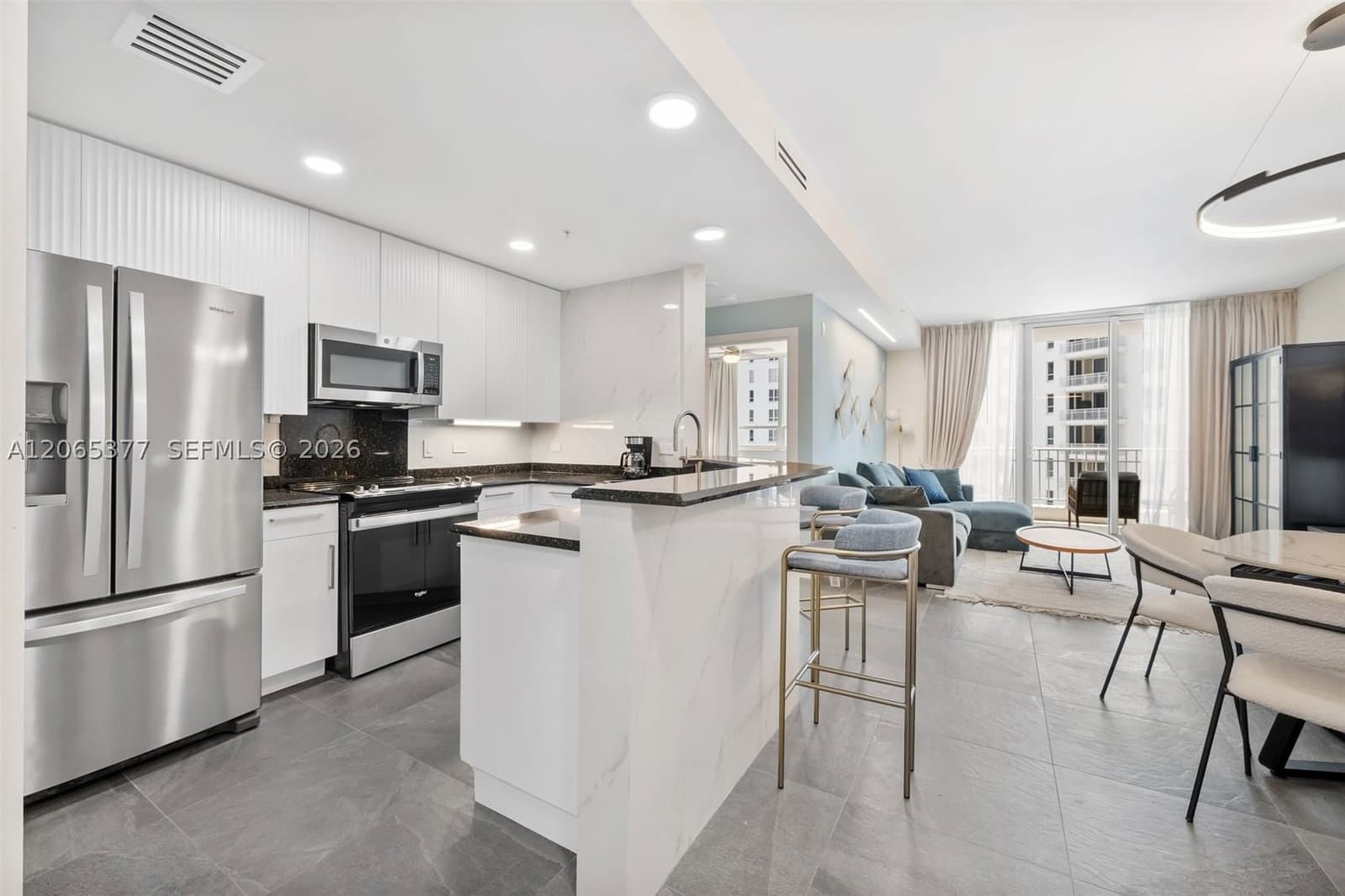 1+1 Condo — 801 Brickell Key Blvd #1805, Miami, FL 33131