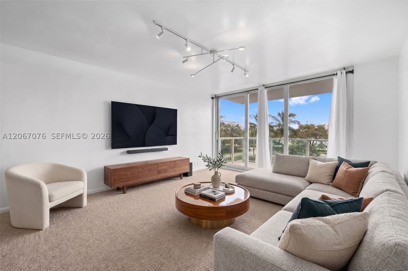 1-bedroom Condo — 1000 West Ave #309, Miami Beach, FL 33139