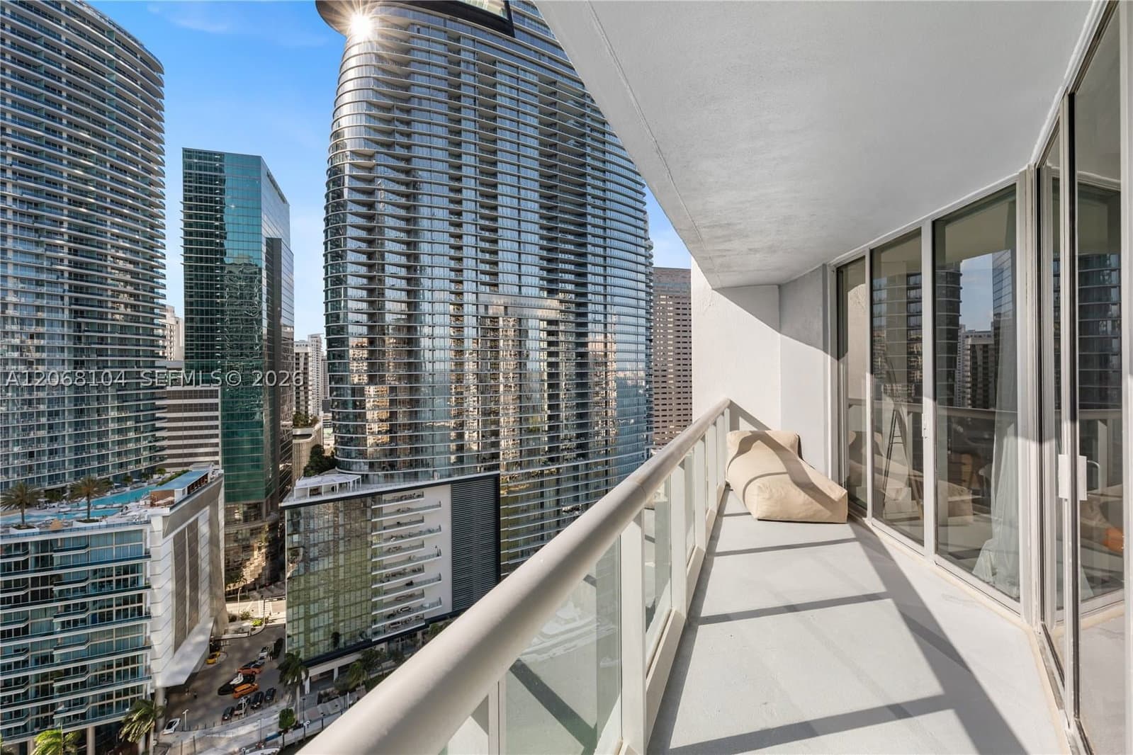 1+1 Condo — 465 Brickell Ave #2504, Miami, FL 33131