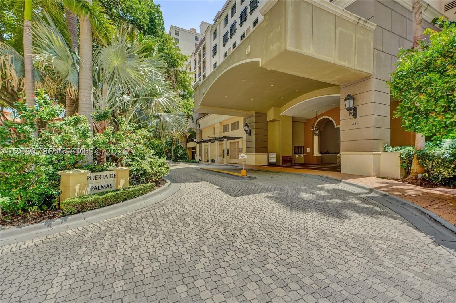 3+1 Condo — 888 Douglas Rd #304, Coral Gables, FL 33134