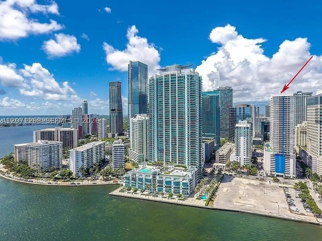 1+1 Condo — 1200 Brickell Bay Dr #1518, Miami, FL 33131