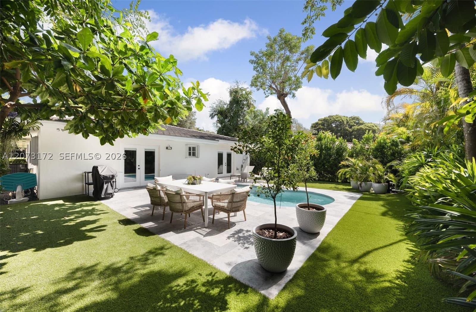 3+1 Müstakil ev — 406 Miller Rd, Coral Gables, FL 33146